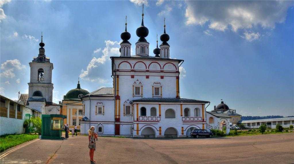 Троицкий Белопесоцкий женский монастырь.