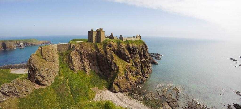 замок данноттар шотландия
