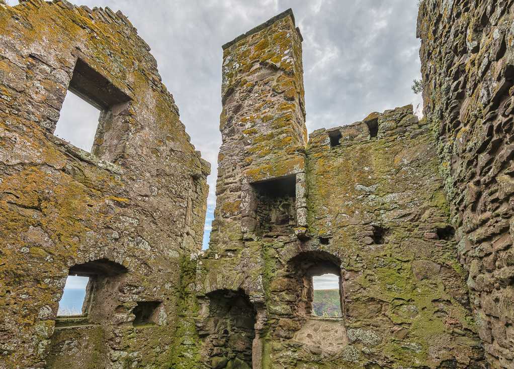 руины замка Даннотар
