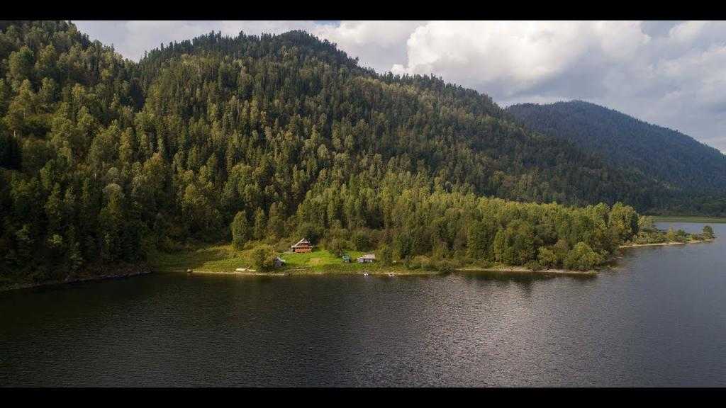 Телецкое озеро на Алтае