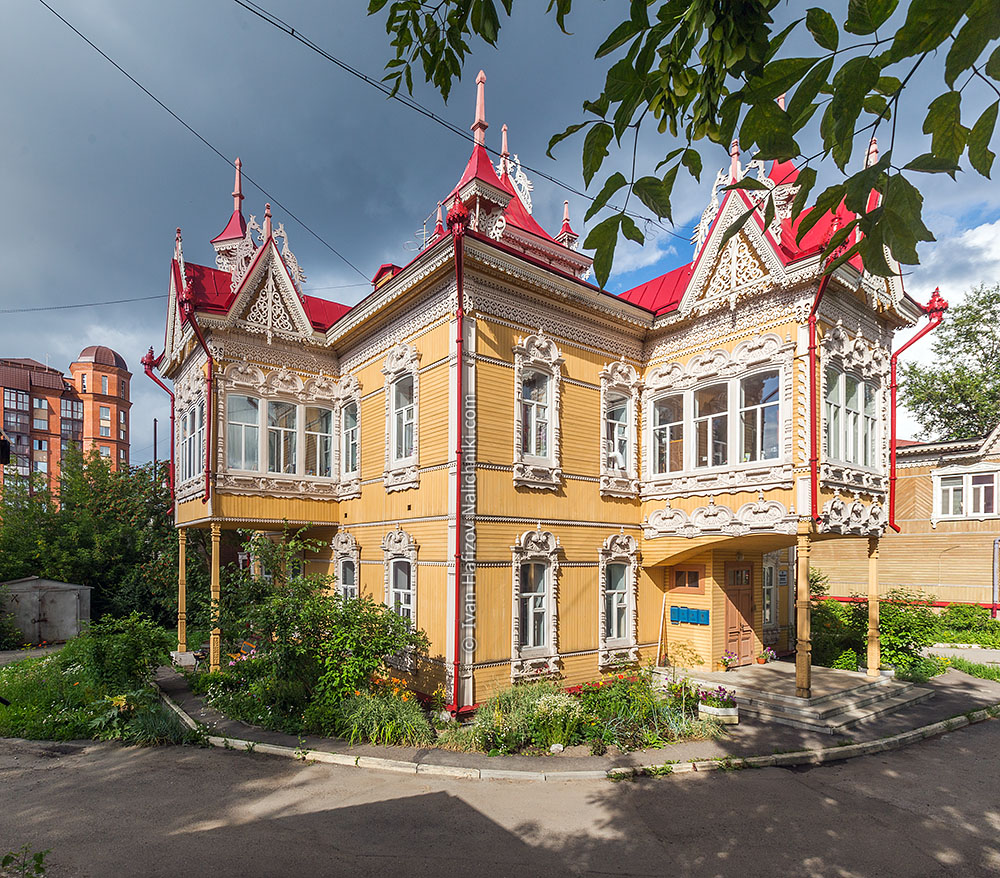 Дом с Жар-Птицами в Томске