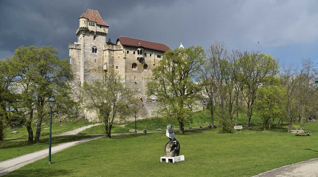 замок лихтенштейн австрия