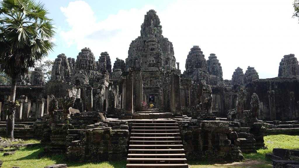 Храм Байон в Ангкоре