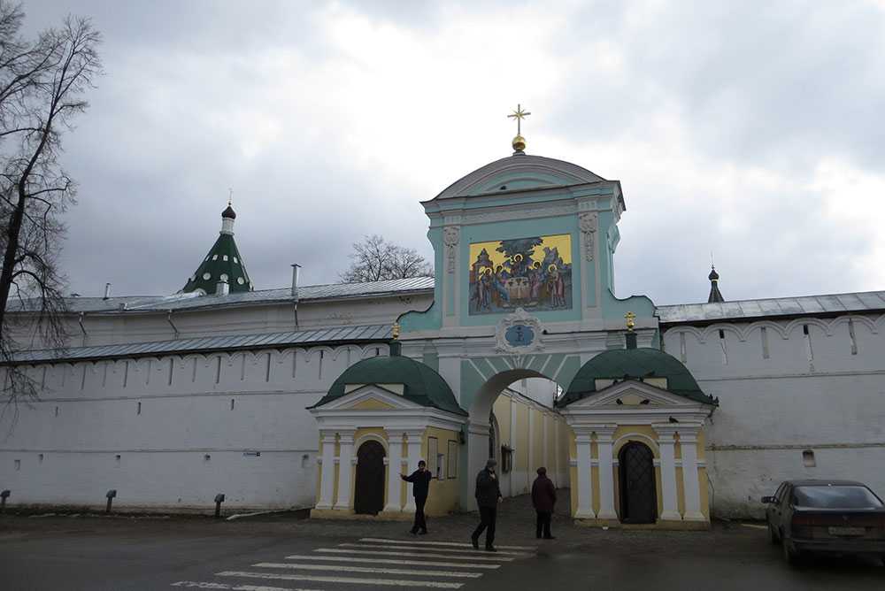 Монастырь в Костроме